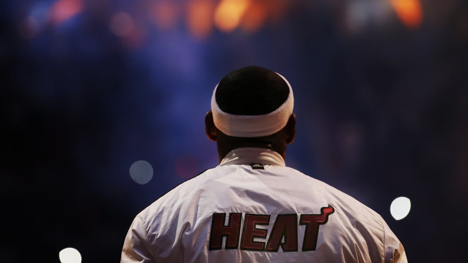 体坛速递，费耶诺德备战足总杯不忘NBA，活塞体检完成，步行者错失单刀良机